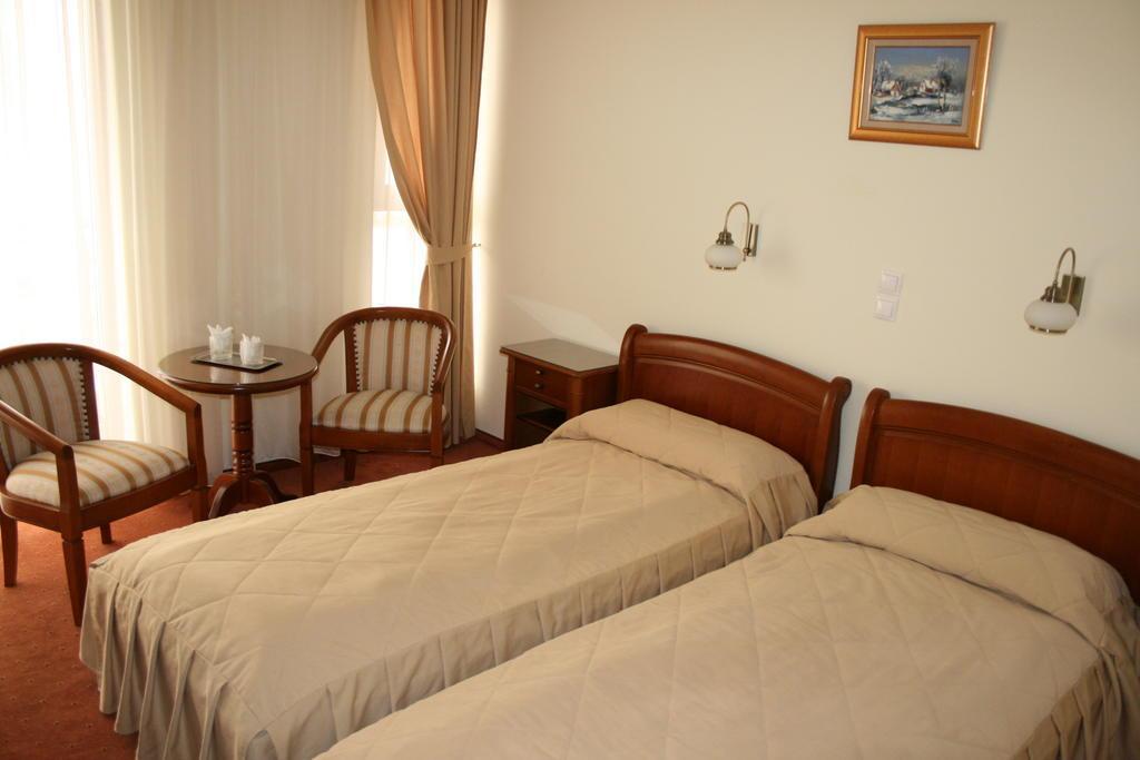 Hotel Sarmis Deva Exterior foto