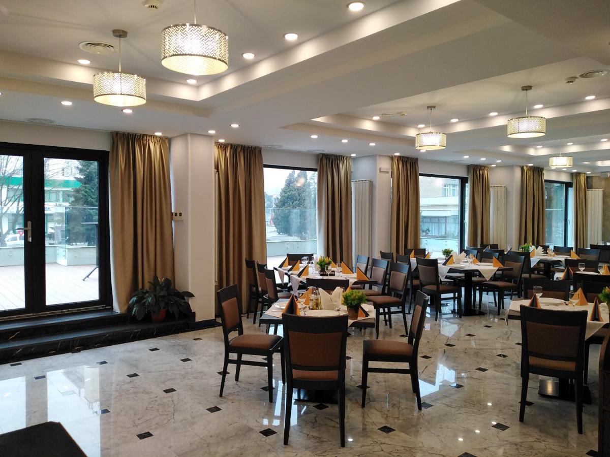 Hotel Sarmis Deva Exterior foto